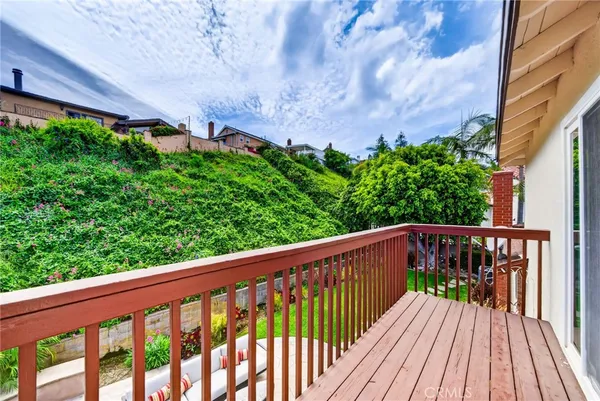 $1,599,000 | 2010 Van Karajan Drive, Rancho Palos Verdes, CA 90275