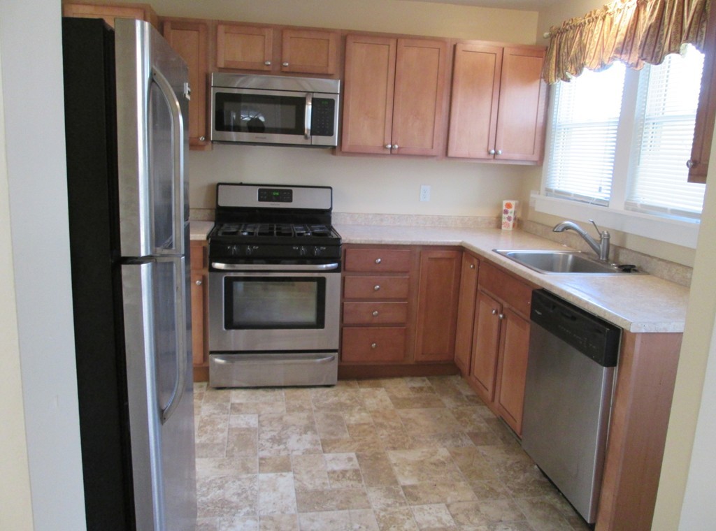 124 Birnie Road Longmeadow, MA 01106 - Photo 4 of 11 Gallery Image 4