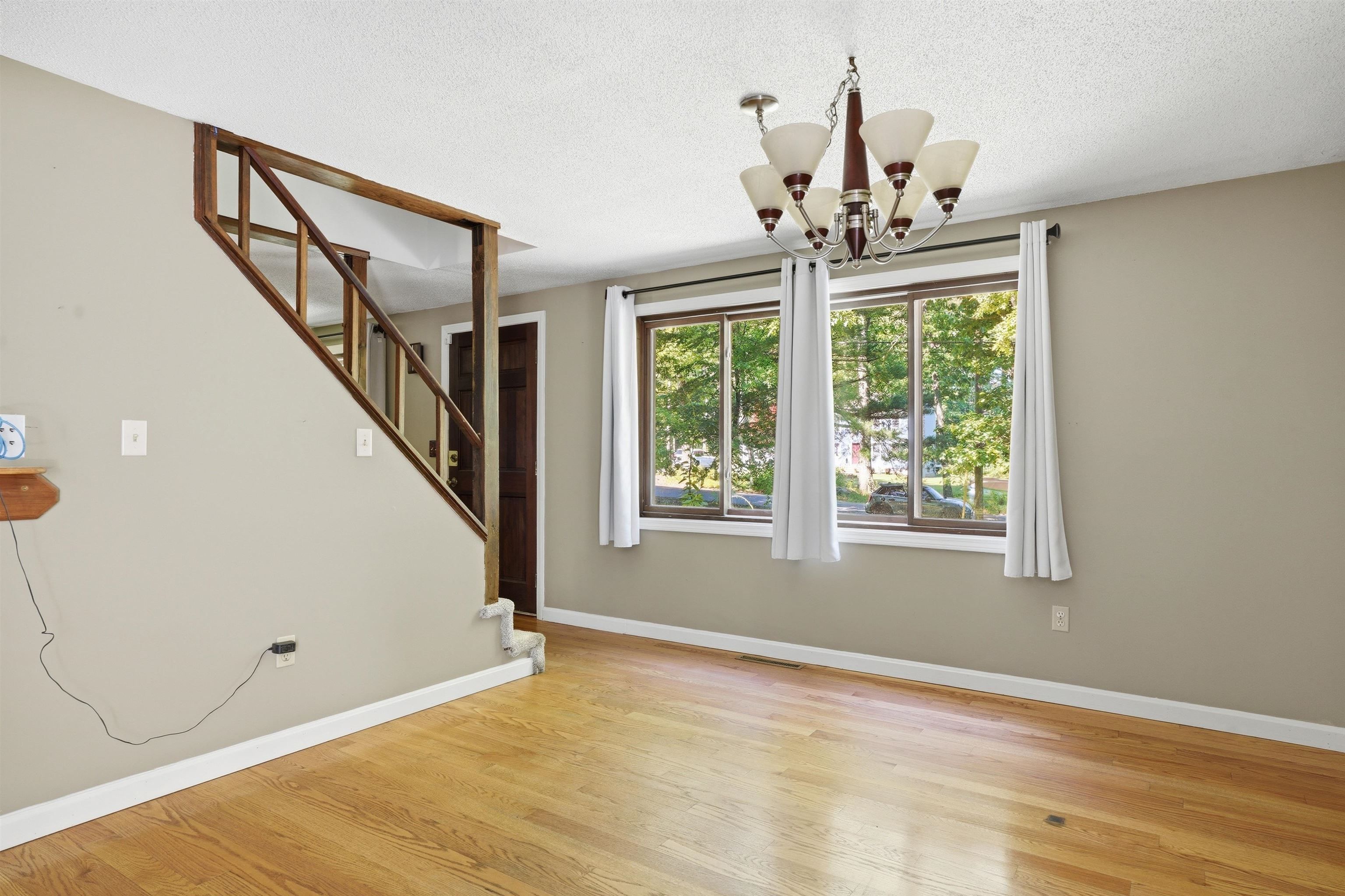 73 Old Chester Road Derry, NH 03038 - Photo 17 of 43