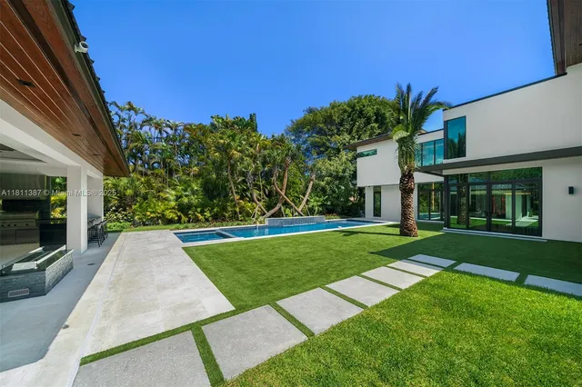 a view of an entryway