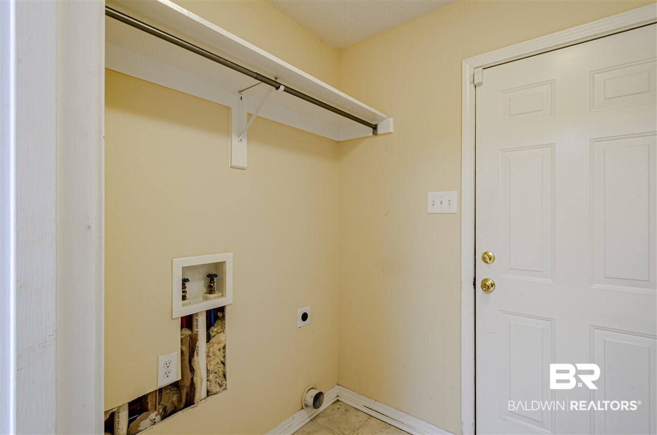 2446 Nortons Lane Mobile, AL 36605 - Photo 14 of 19