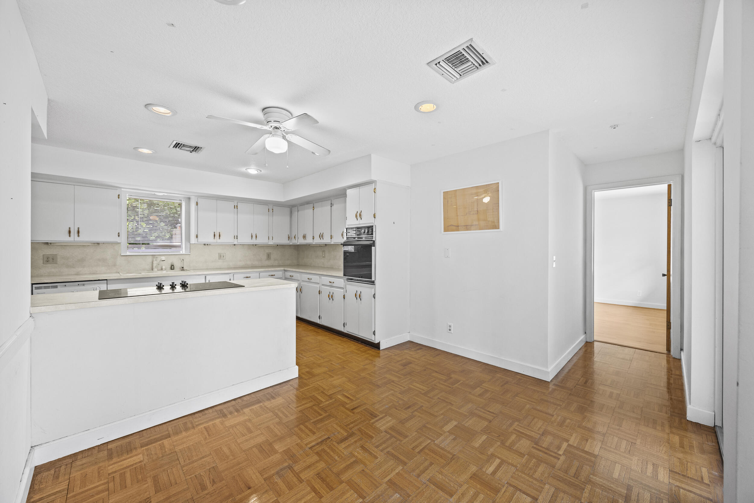 723 Southwest 27th Terrace Boynton Beach, FL 33435 - Photo 10 of 54 Kitchen