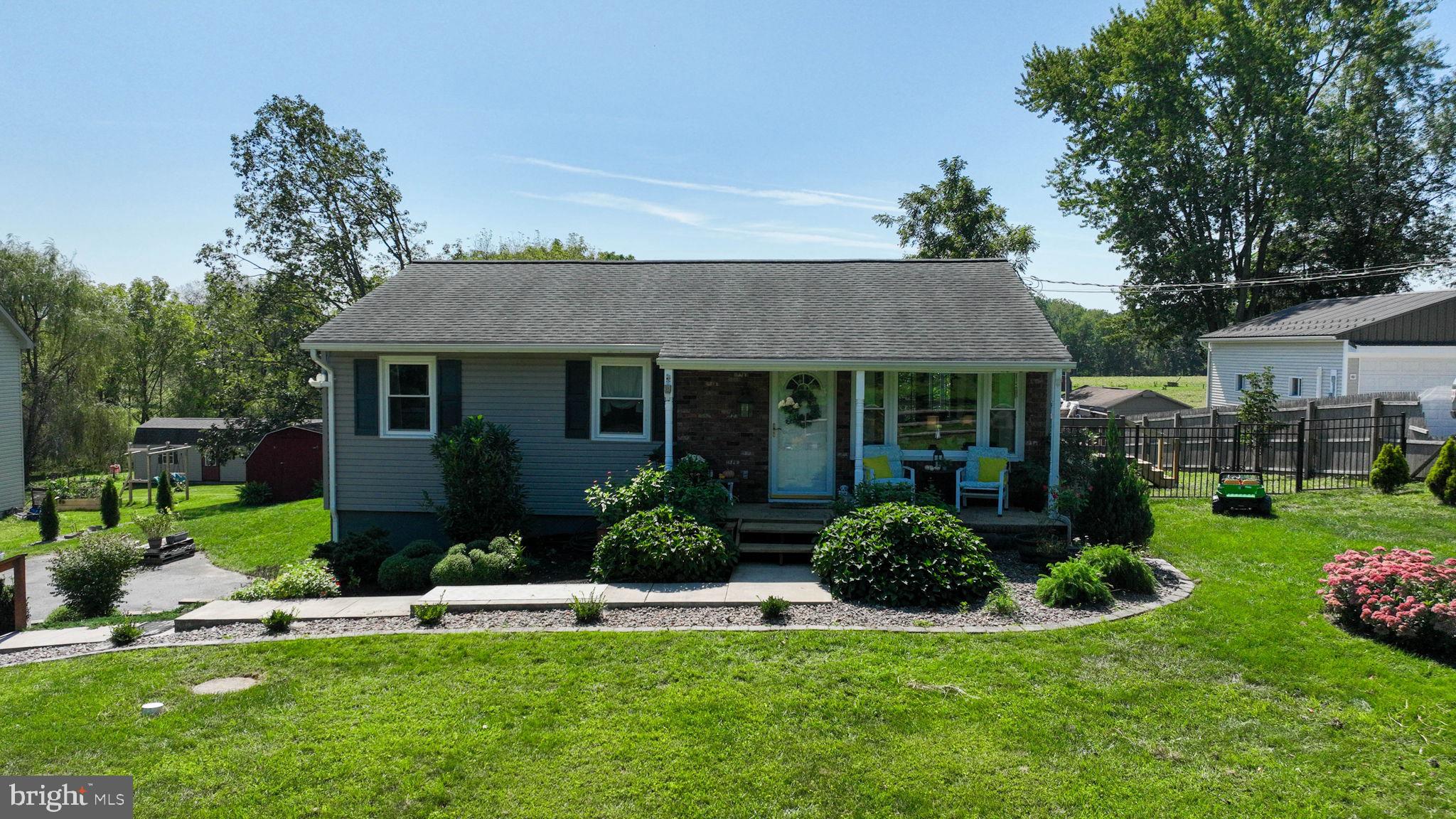 1977 Creek Road Manheim, PA 17545 - Photo 2 of 37 Gallery Image 2