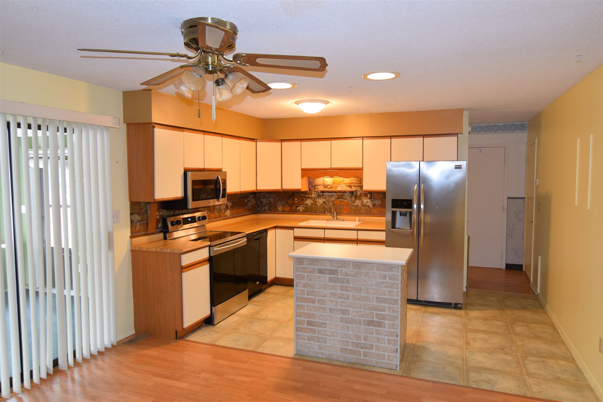 2209 West Bryden Road Muncie, IN 47304 - Photo 4 of 24 Gallery Image 4
