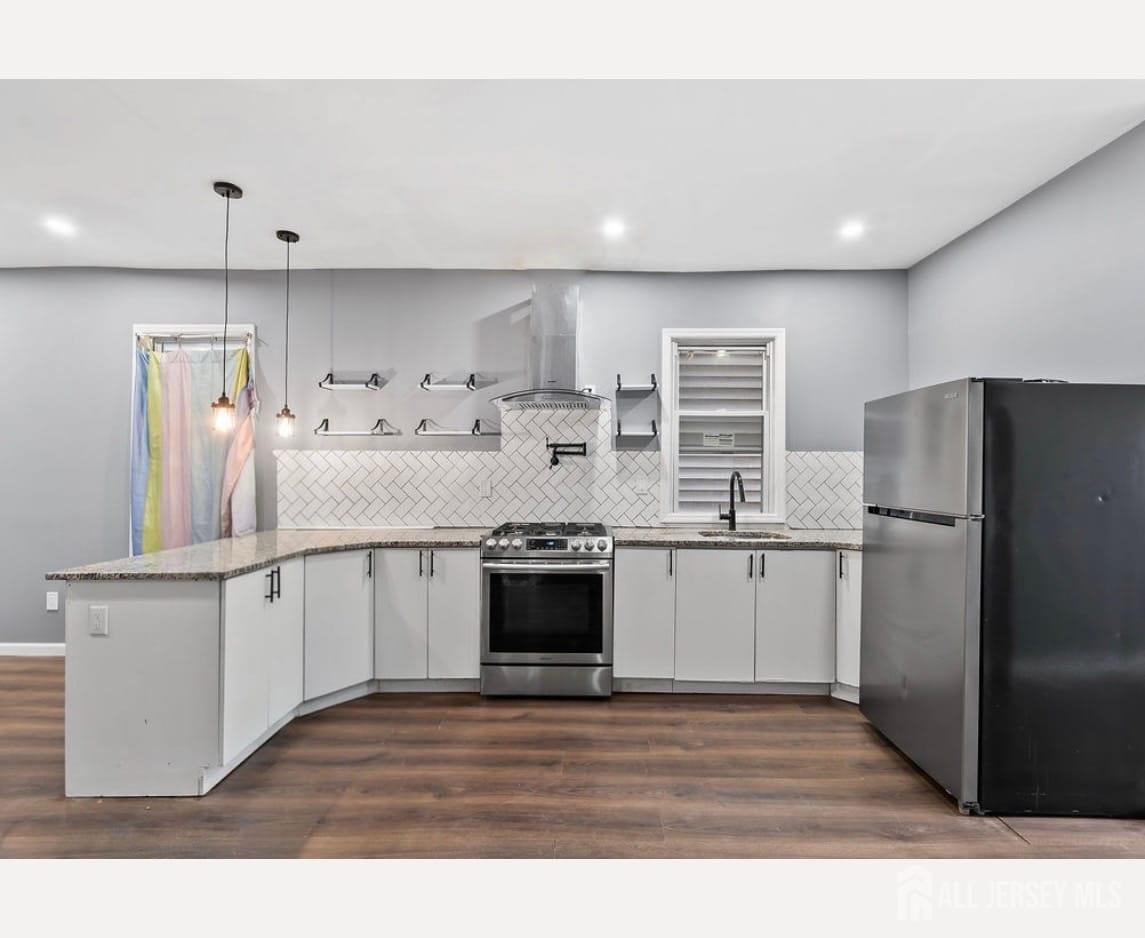 487 South 17th Street Newark, NJ 07103 - Photo 3 of 17