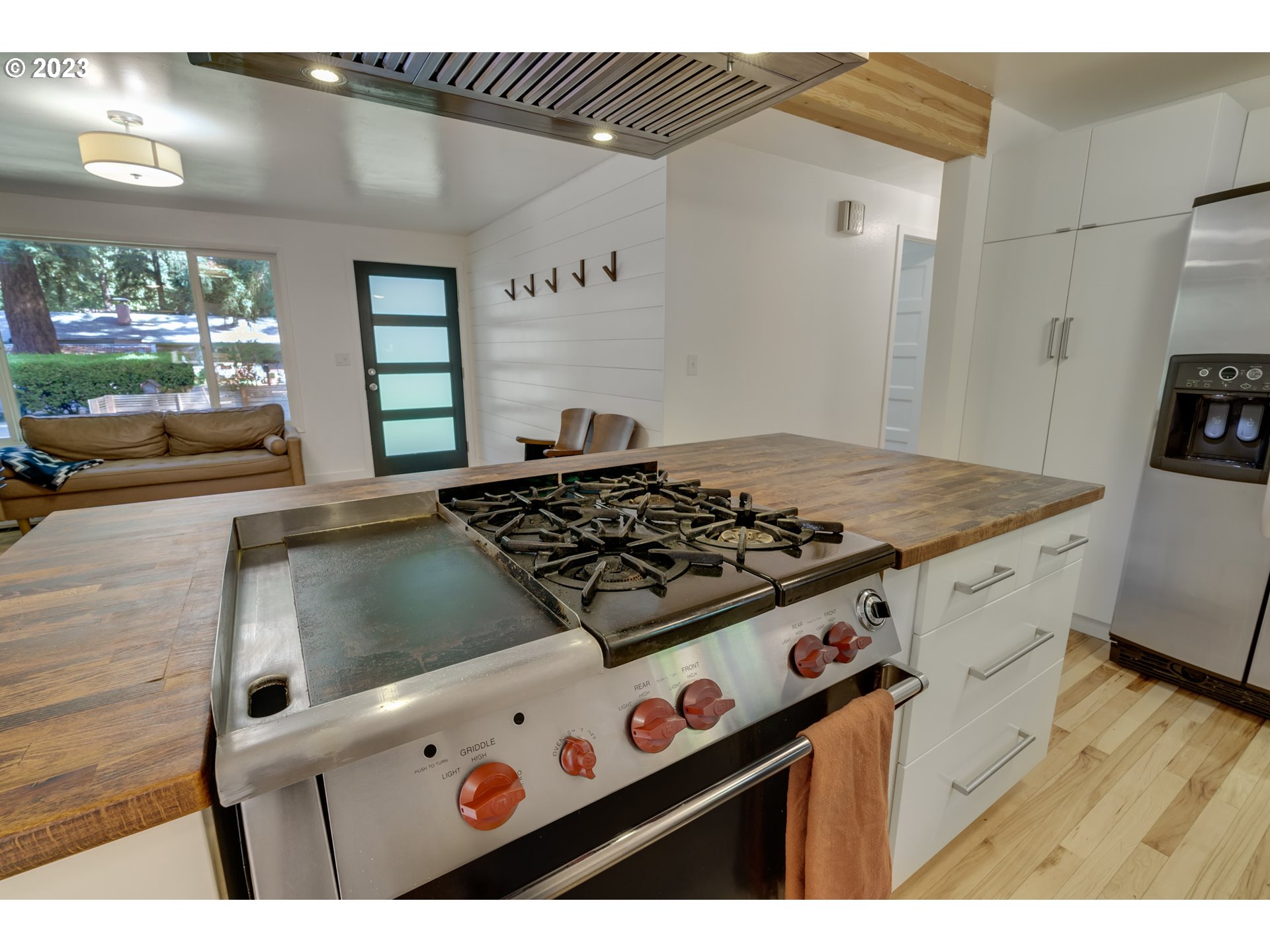 16211 Southwest Inverurie Road Lake Oswego, OR 97035 - Photo 11 of 48 Gallery Image 11