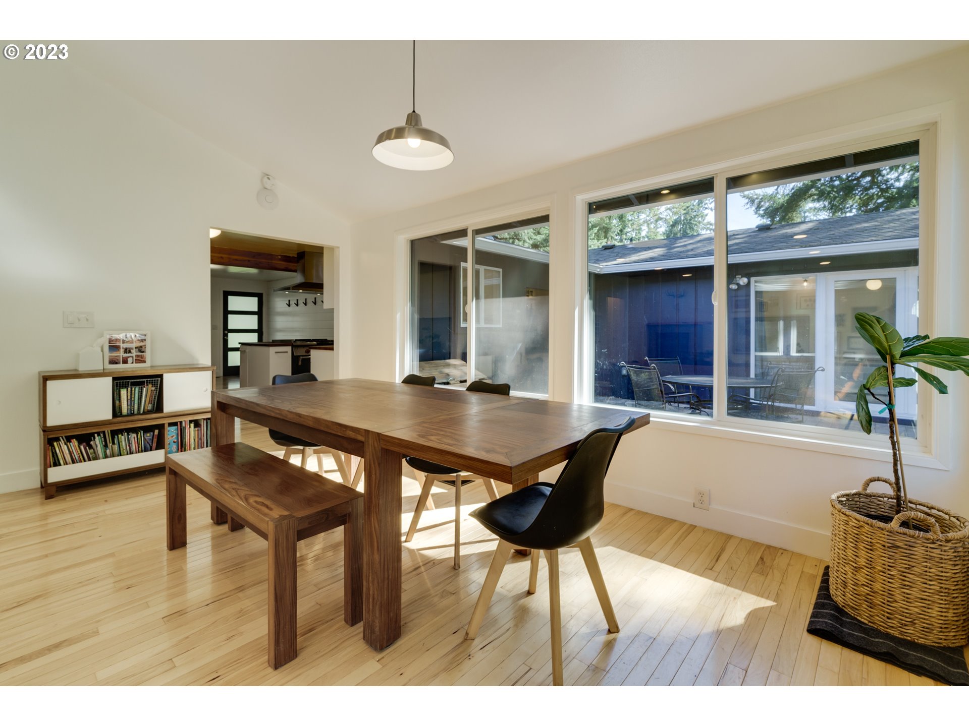 16211 Southwest Inverurie Road Lake Oswego, OR 97035 - Photo 13 of 48 Gallery Image 13