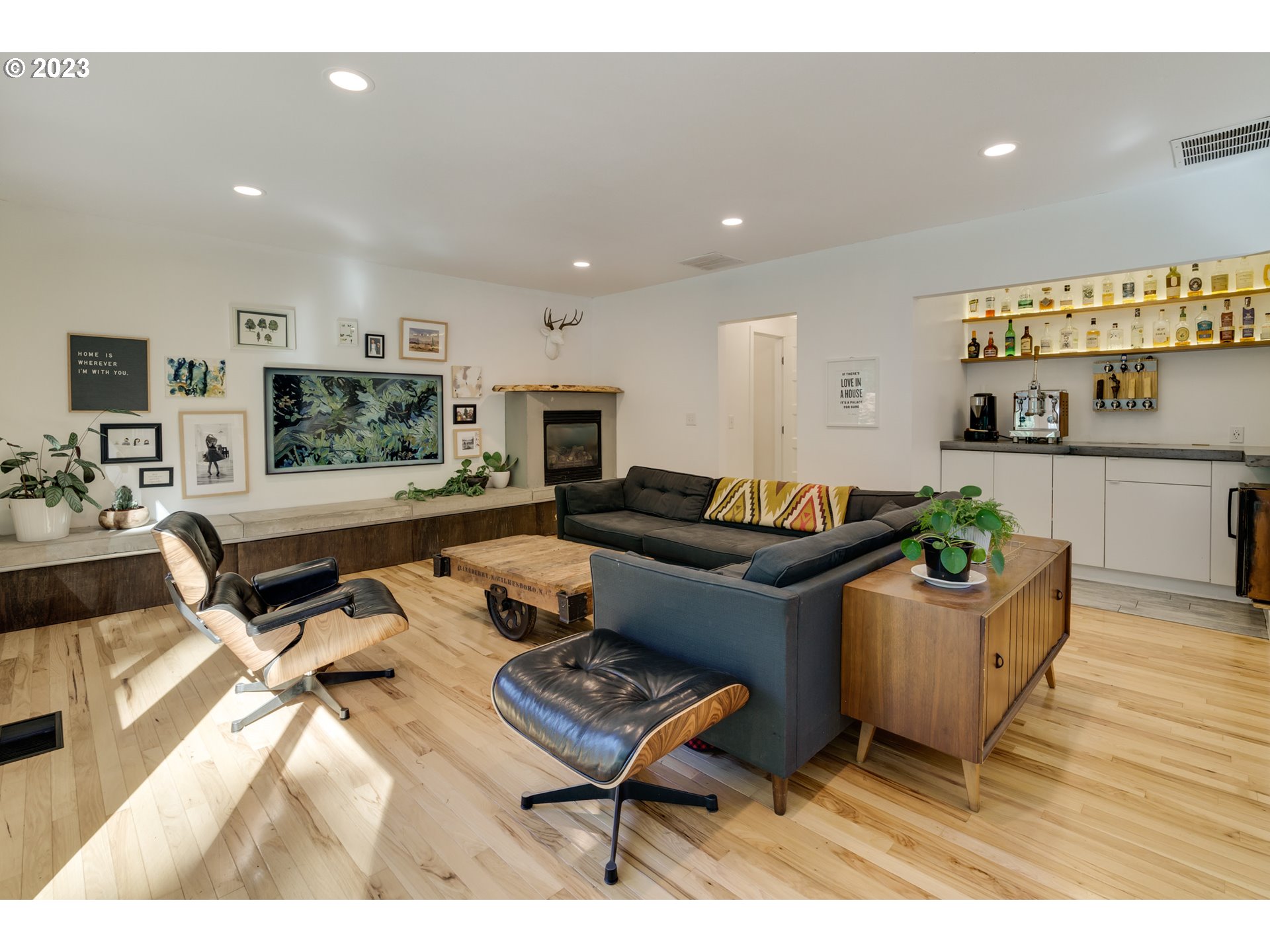 16211 Southwest Inverurie Road Lake Oswego, OR 97035 - Photo 14 of 48 Gallery Image 14