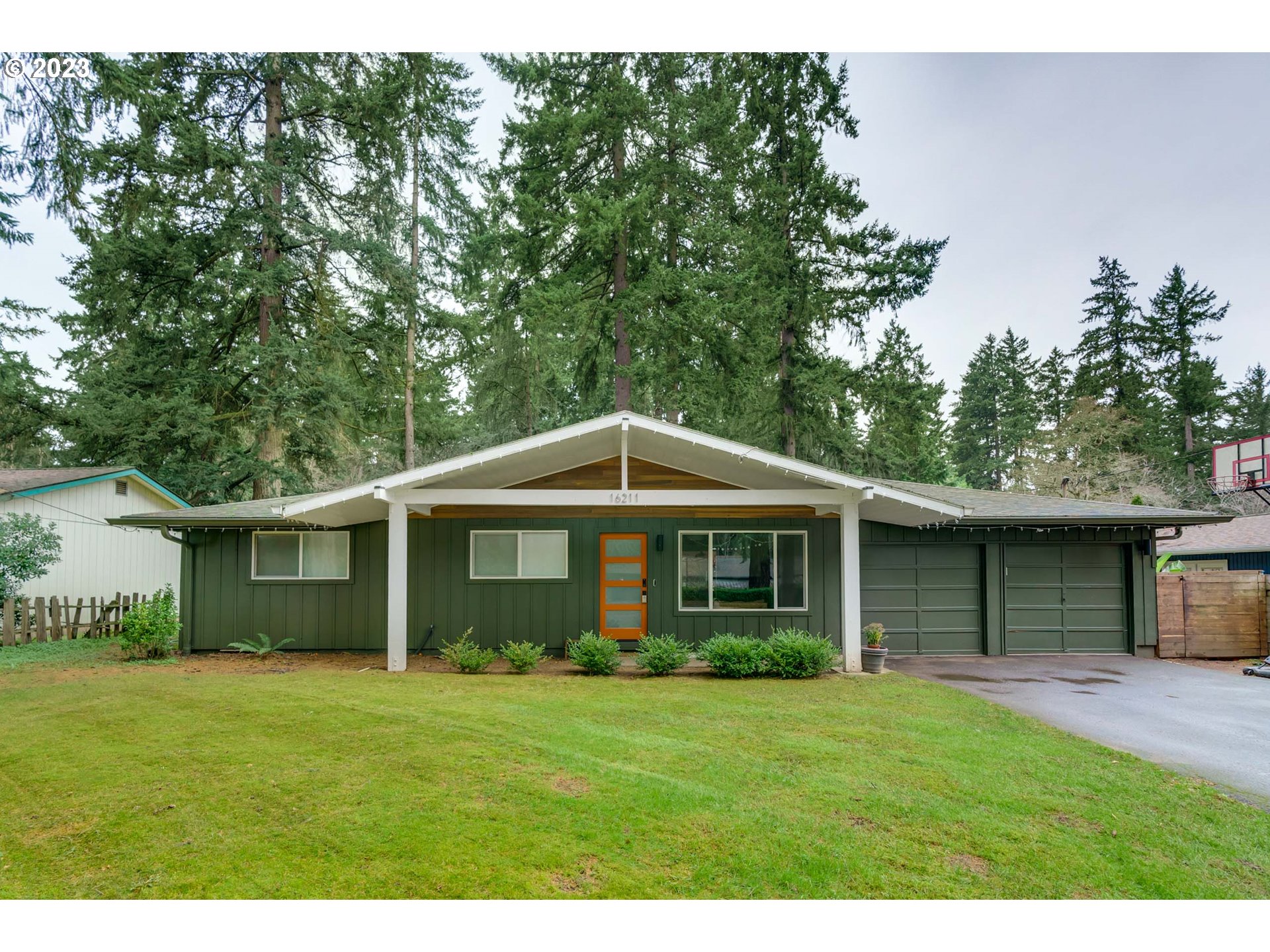 16211 Southwest Inverurie Road Lake Oswego, OR 97035 - Photo 2 of 48 Gallery Image 2