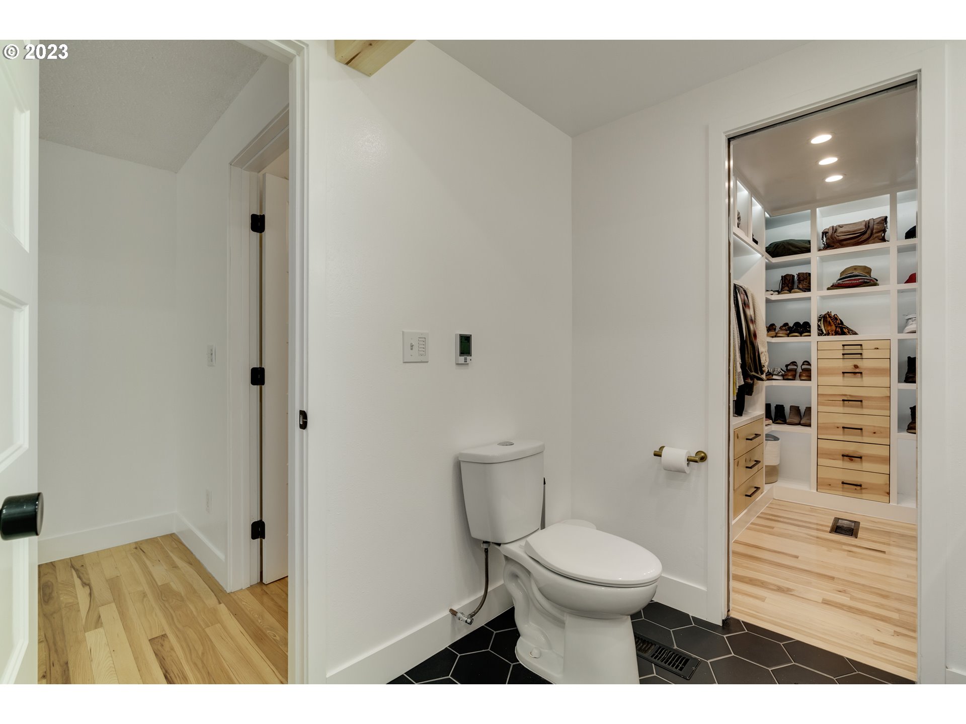 16211 Southwest Inverurie Road Lake Oswego, OR 97035 - Photo 27 of 48 Gallery Image 27