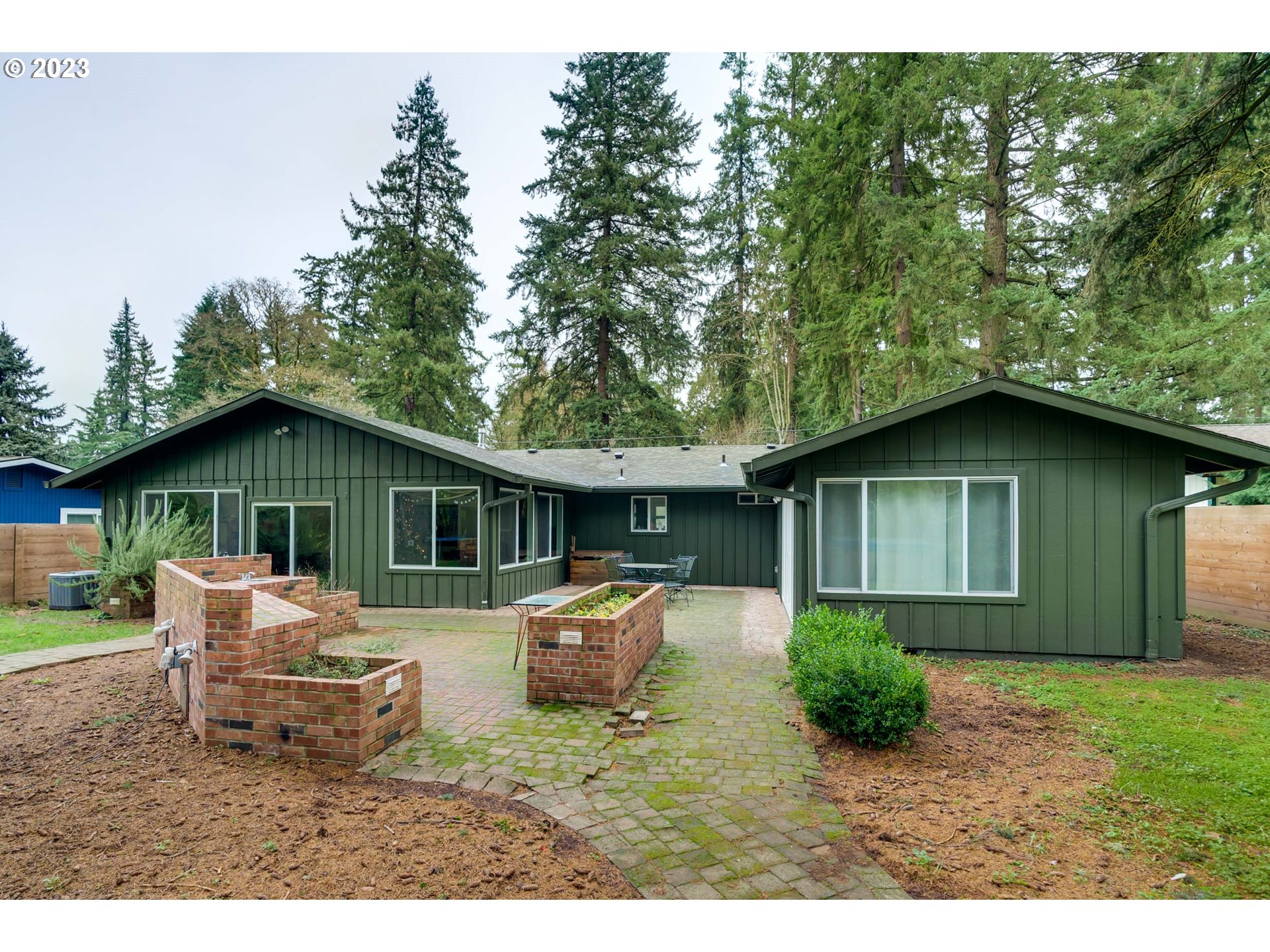 16211 Southwest Inverurie Road Lake Oswego, OR 97035 - Photo 32 of 48 Gallery Image 32