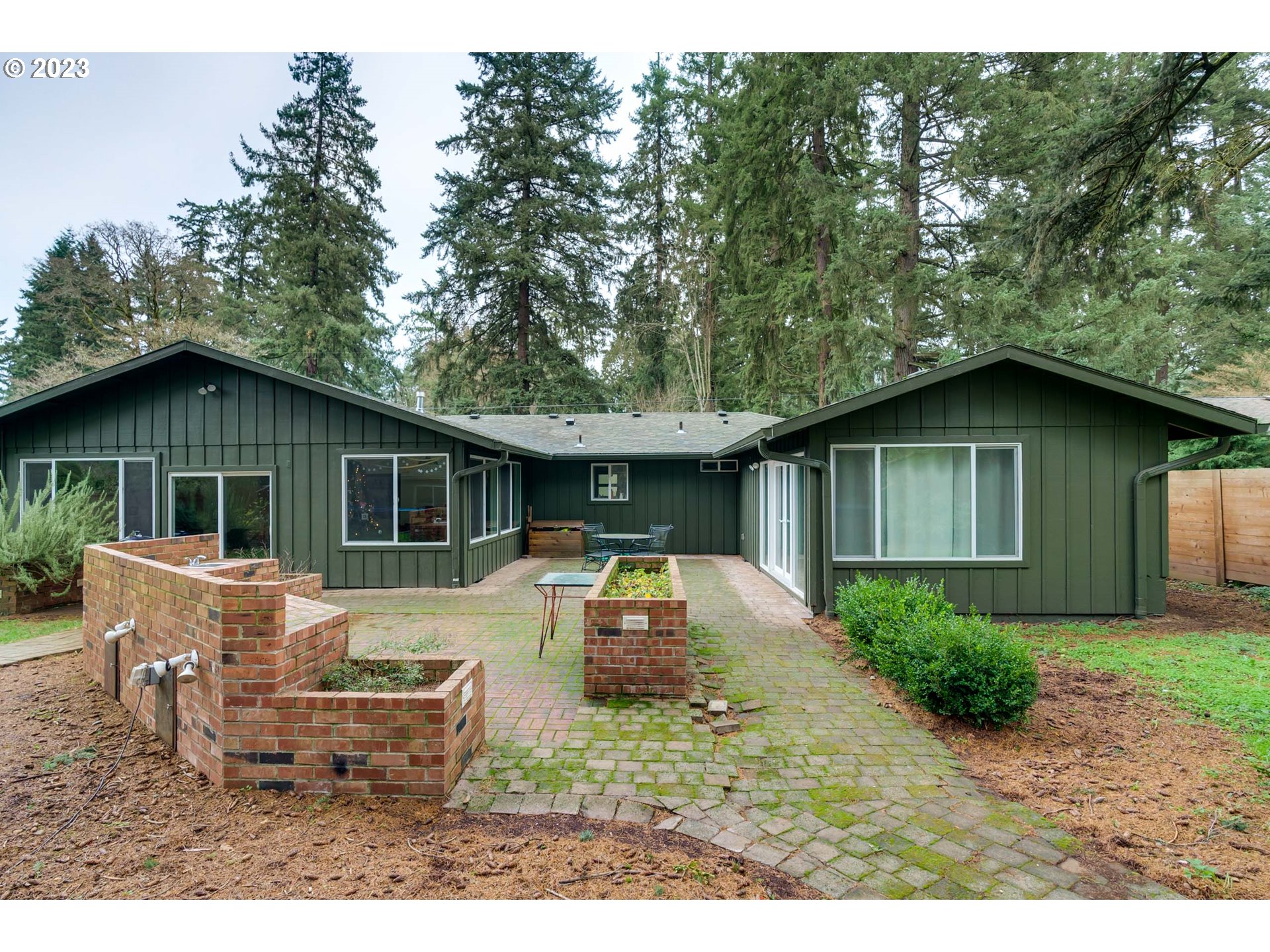 16211 Southwest Inverurie Road Lake Oswego, OR 97035 - Photo 33 of 48 Gallery Image 33
