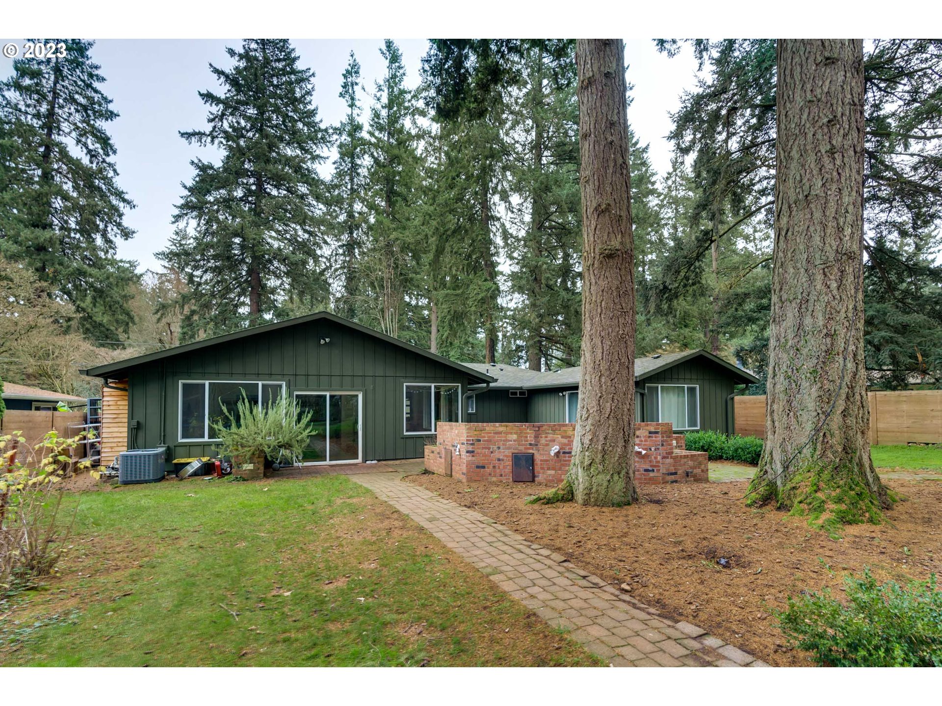 16211 Southwest Inverurie Road Lake Oswego, OR 97035 - Photo 41 of 48 Gallery Image 41