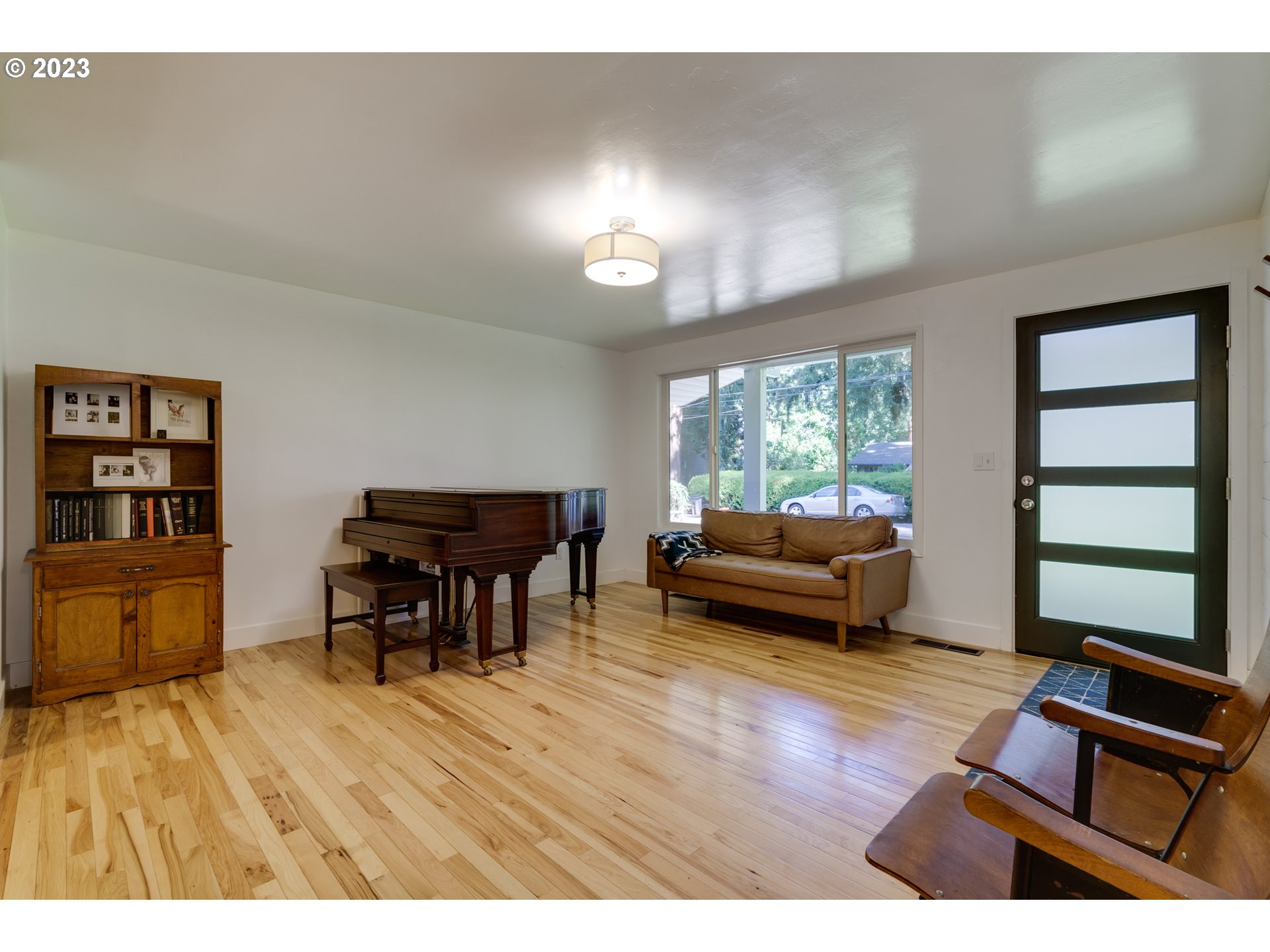 16211 Southwest Inverurie Road Lake Oswego, OR 97035 - Photo 5 of 48 Gallery Image 5