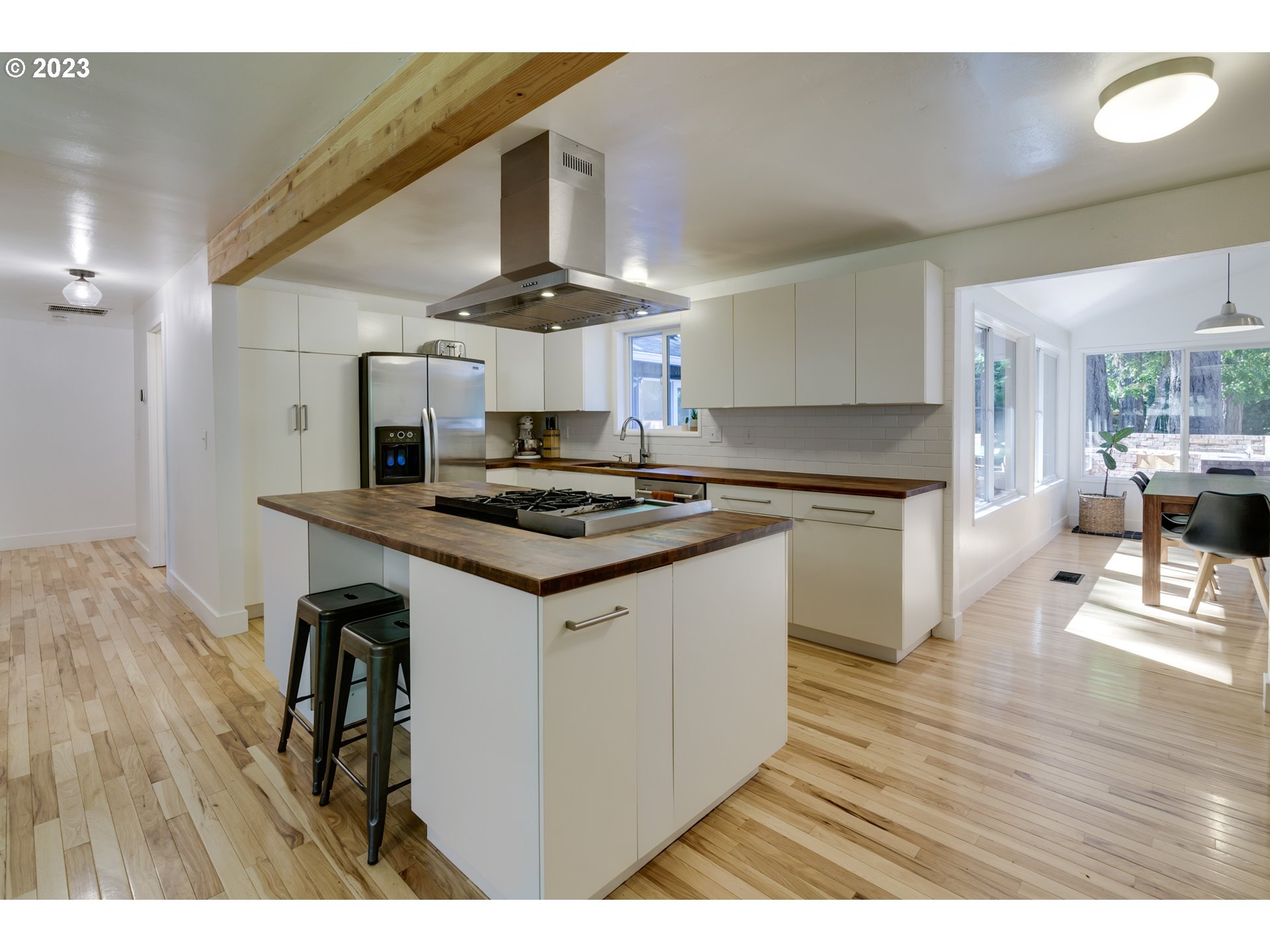 16211 Southwest Inverurie Road Lake Oswego, OR 97035 - Photo 7 of 48 Gallery Image 7