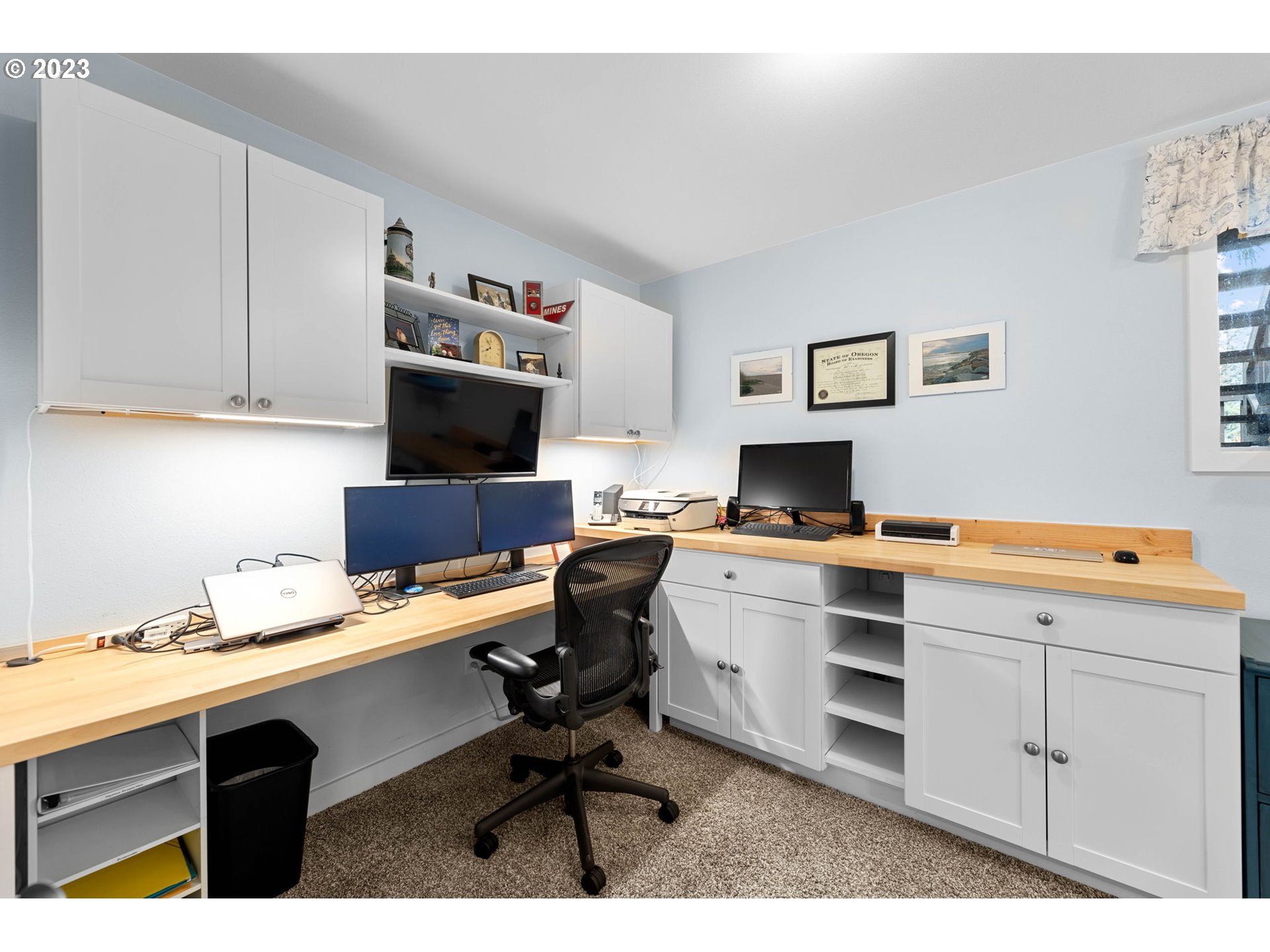 4412 Northeast 292nd Avenue Camas, WA 98607 - Photo 28 of 48 a workspace with a computer on a desk and chair