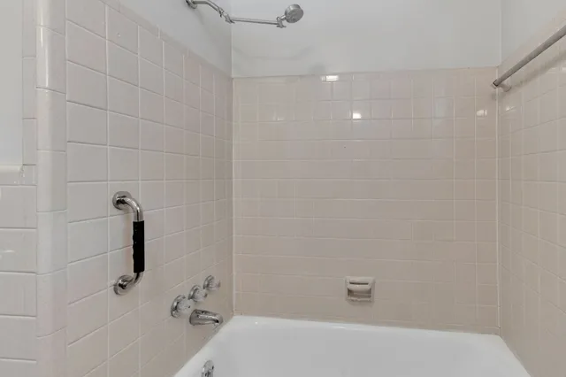 a view of a livingroom with furniture