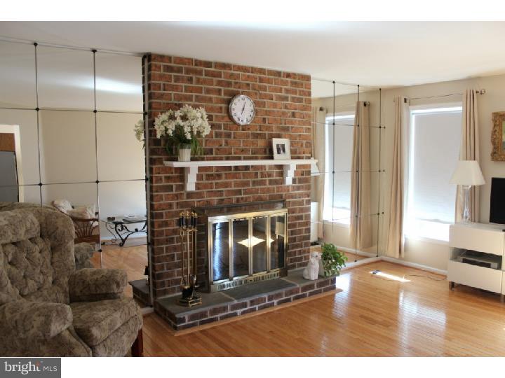 466 Ridge Lane Springfield, PA 19064 - Photo 5 of 25