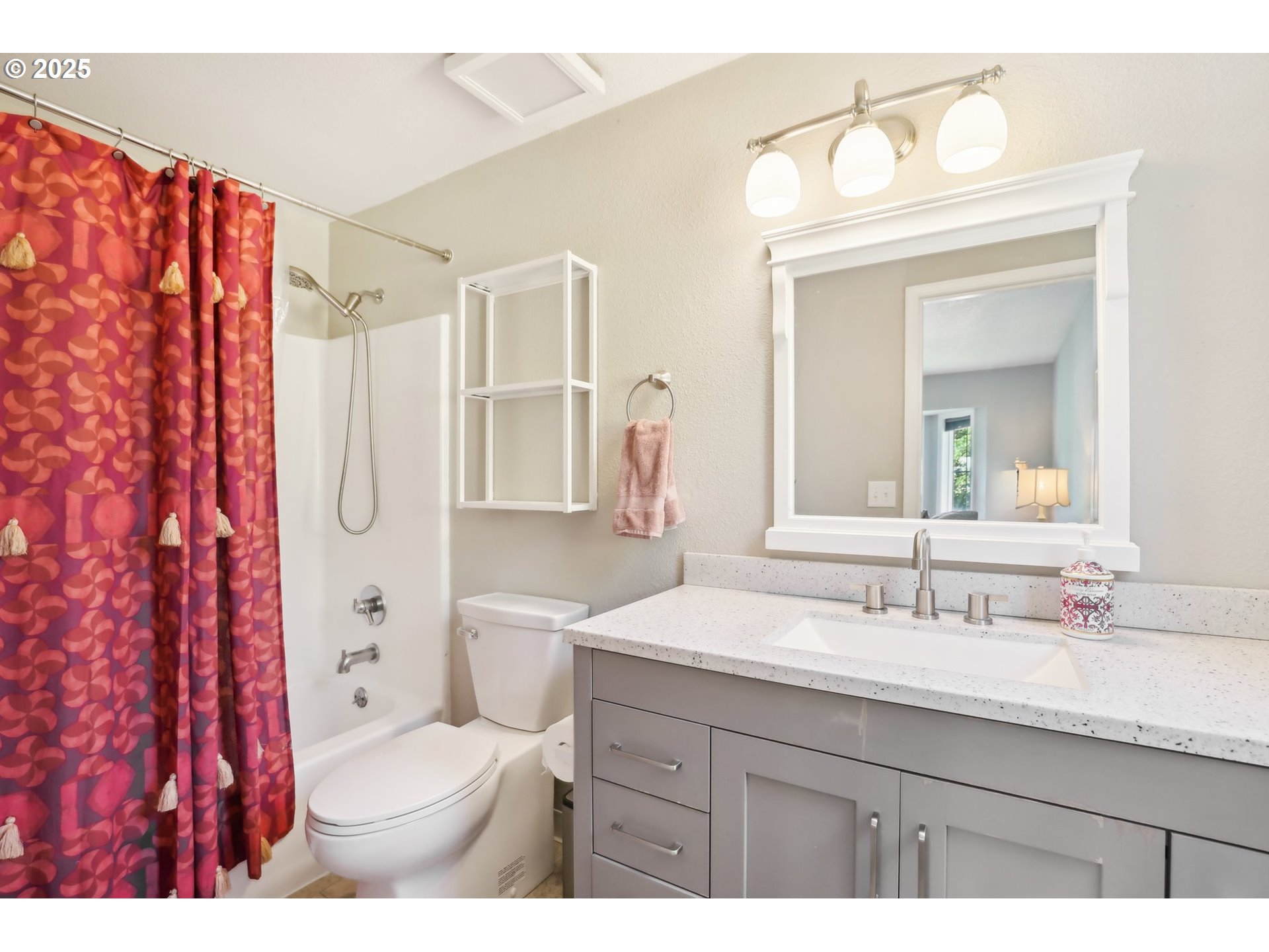 29495 Southwest Yosemite Street Wilsonville, OR 97070 - Photo 29 of 40 a bathroom with a sink toilet and shower