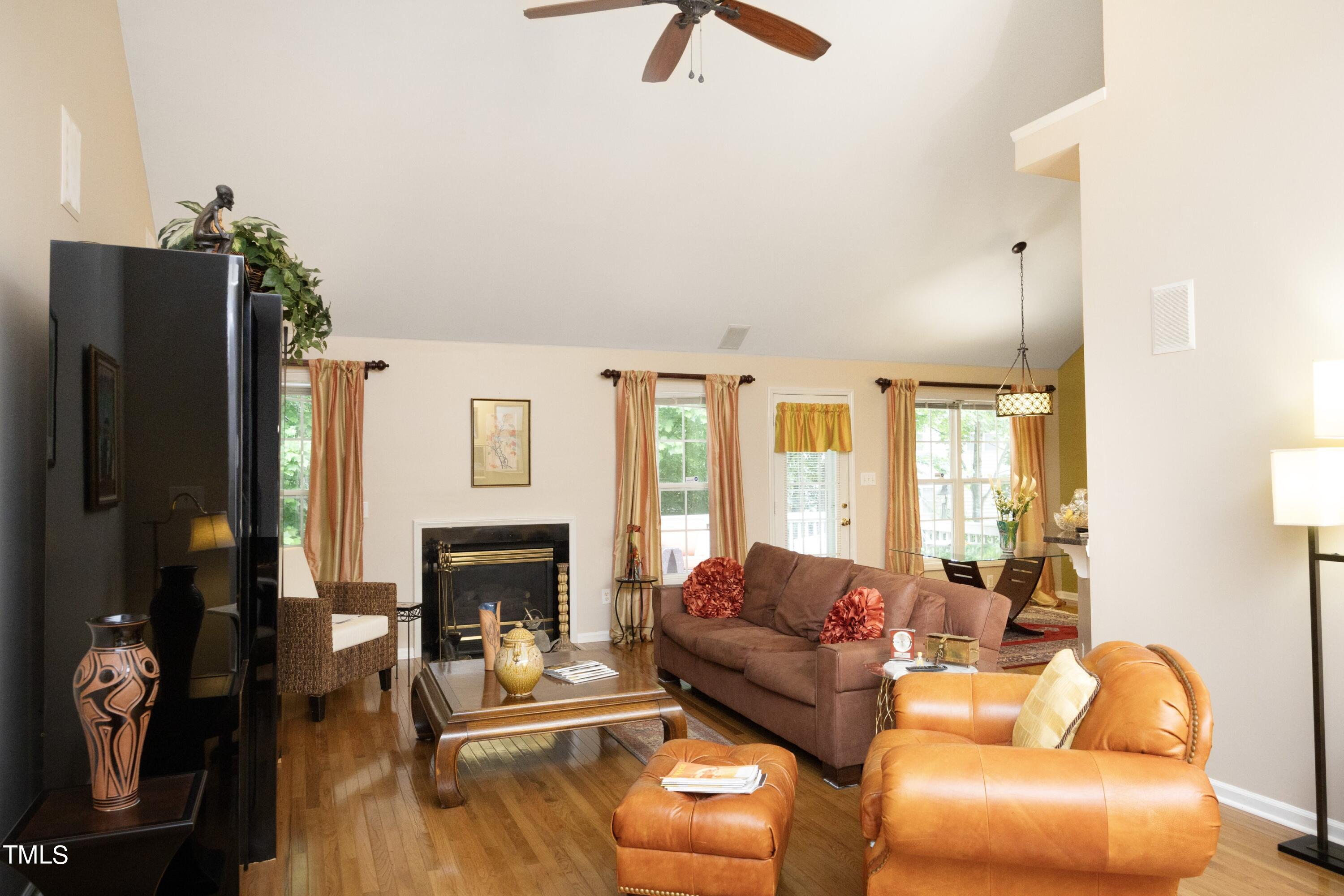 8909 Blakehurst Drive Raleigh, NC 27617 - Photo 8 of 35 8Living
