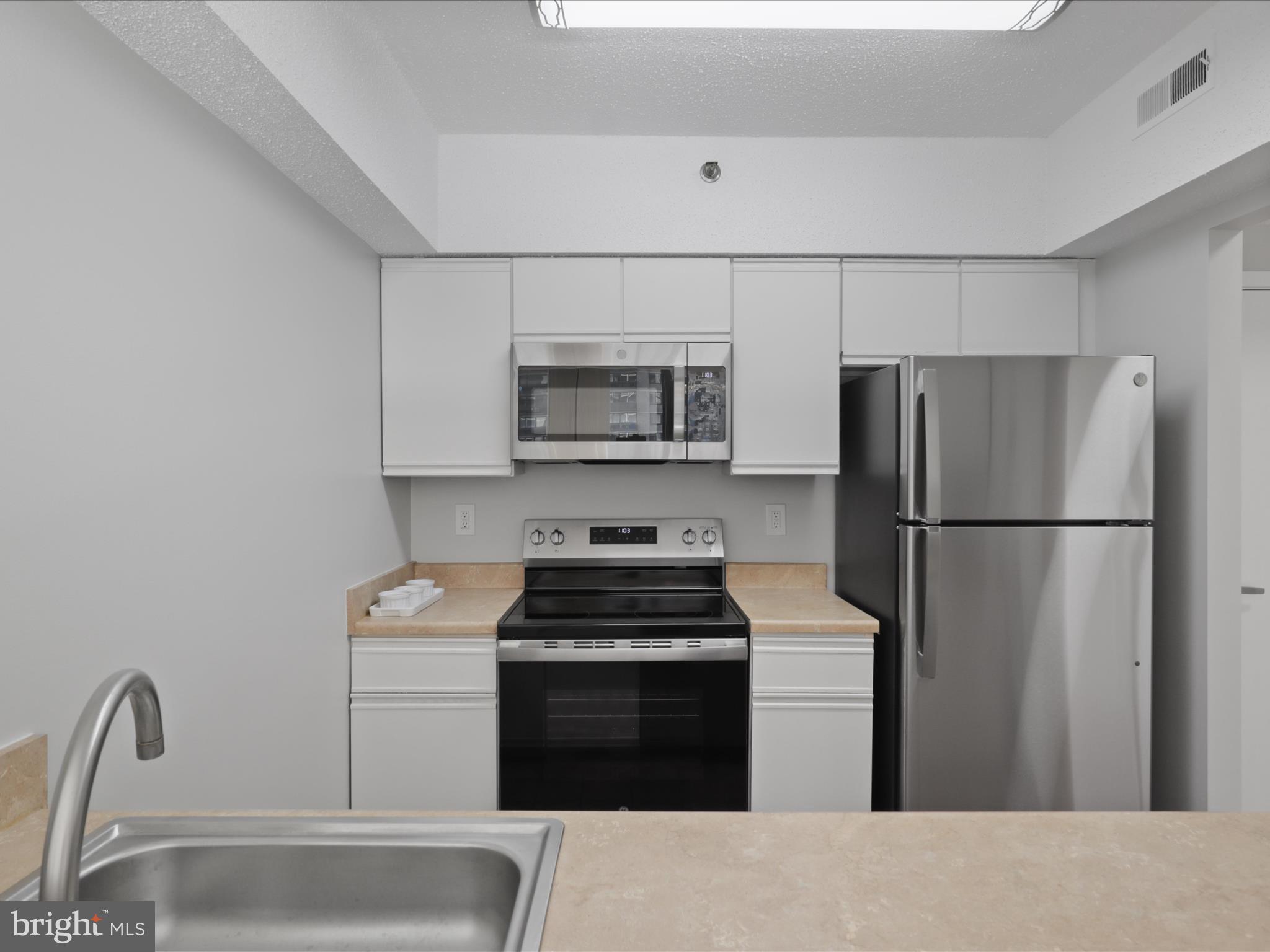5505 Seminary Road, Unit 1818N Falls Church, VA 22041 - Photo 4 of 41 Gallery Image 4