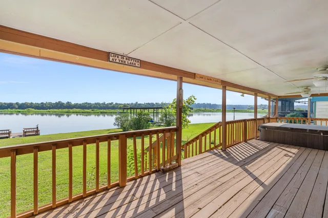 $385,000 | 167 Glade, Onalaska, TX 77360