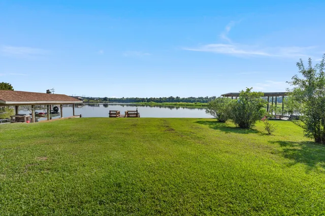 $385,000 | 167 Glade, Onalaska, TX 77360