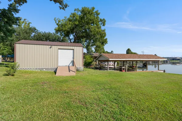 $385,000 | 167 Glade, Onalaska, TX 77360