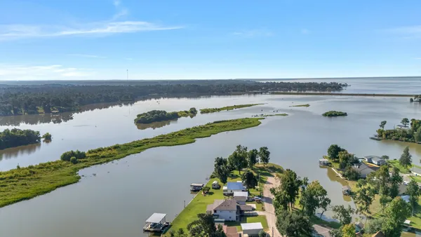 $385,000 | 167 Glade, Onalaska, TX 77360