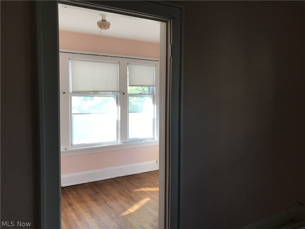 2247 Westminster Road Cleveland, OH 44118 - Photo 14 of 35 Tandem Sun Room to BR#1