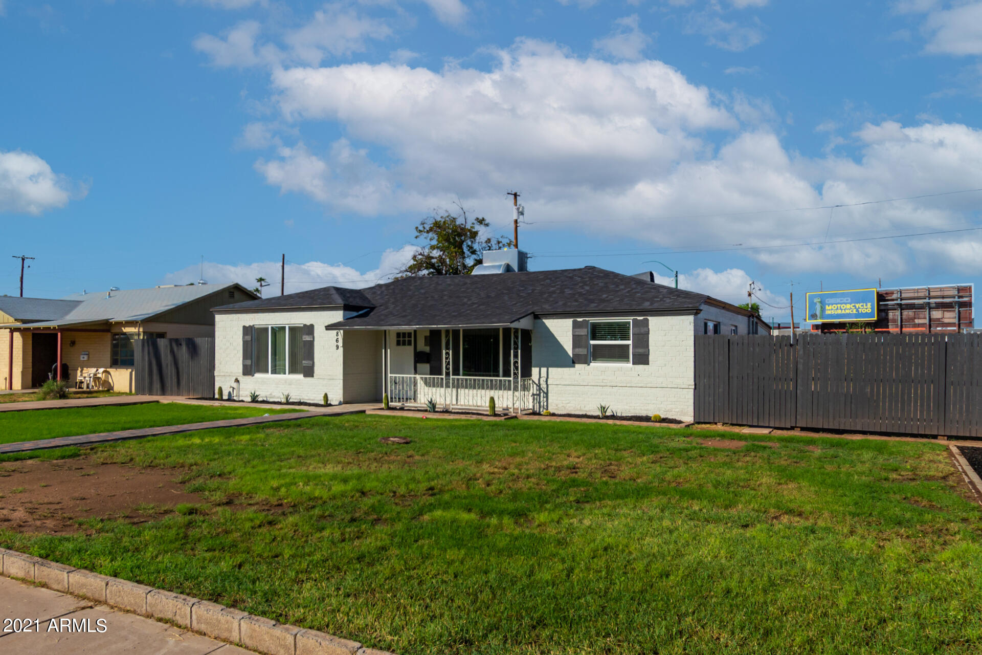 2869 North Greenfield Road Phoenix, AZ 85006 - Photo 3 of 40 03-Greenfield