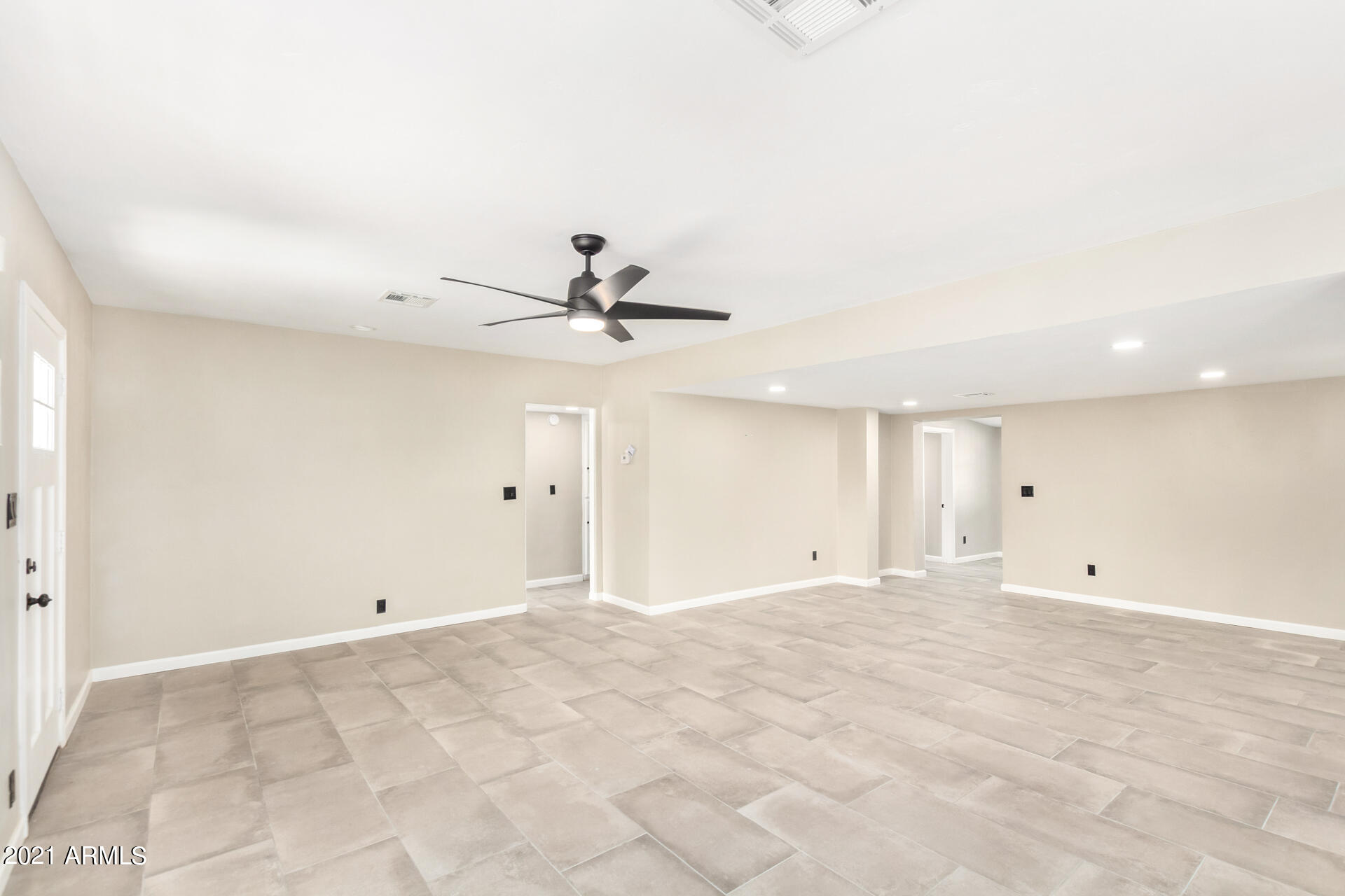 2869 North Greenfield Road Phoenix, AZ 85006 - Photo 5 of 40 05-Greenfield