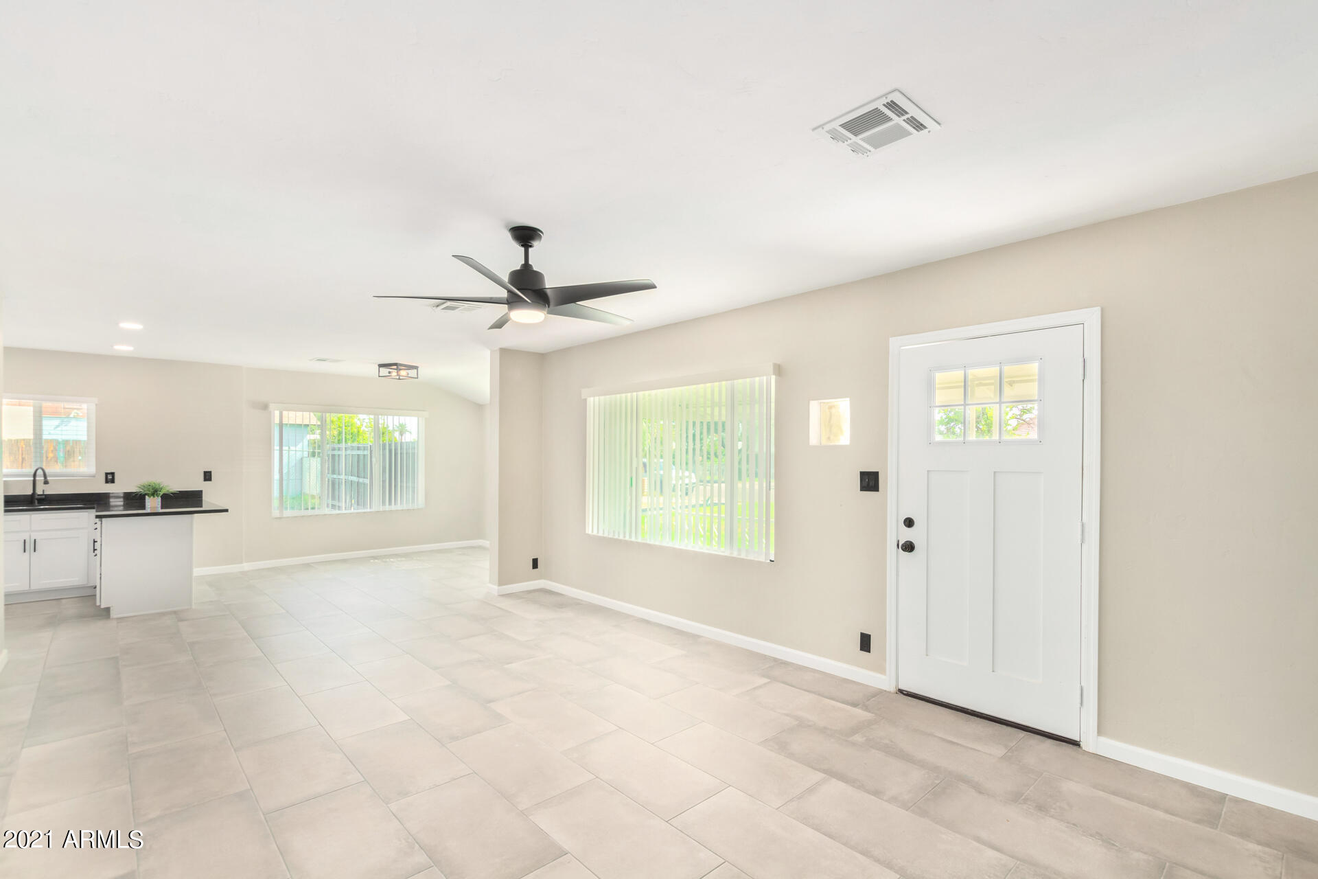 2869 North Greenfield Road Phoenix, AZ 85006 - Photo 6 of 40 06-Greenfield