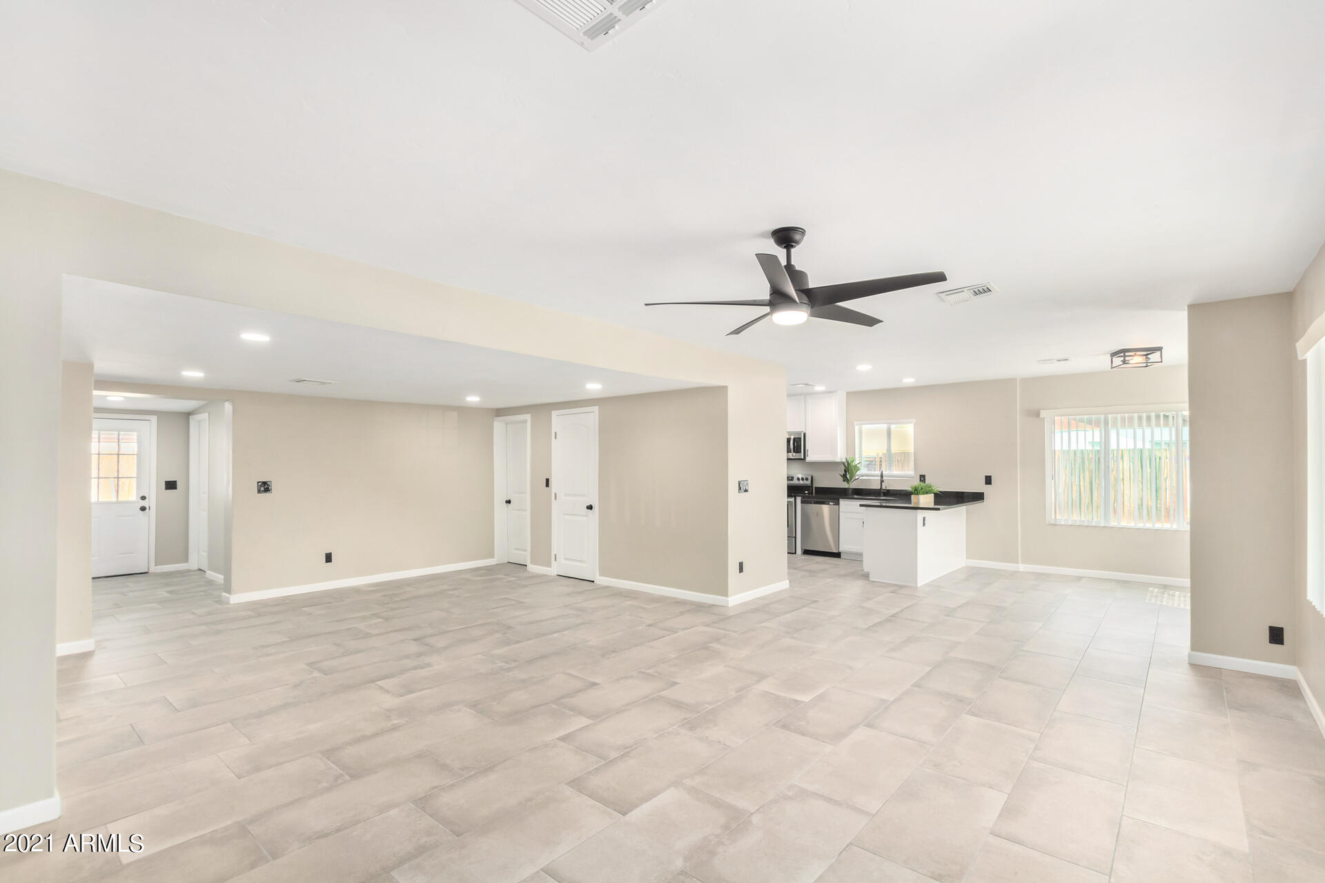 2869 North Greenfield Road Phoenix, AZ 85006 - Photo 7 of 40 07-Greenfield