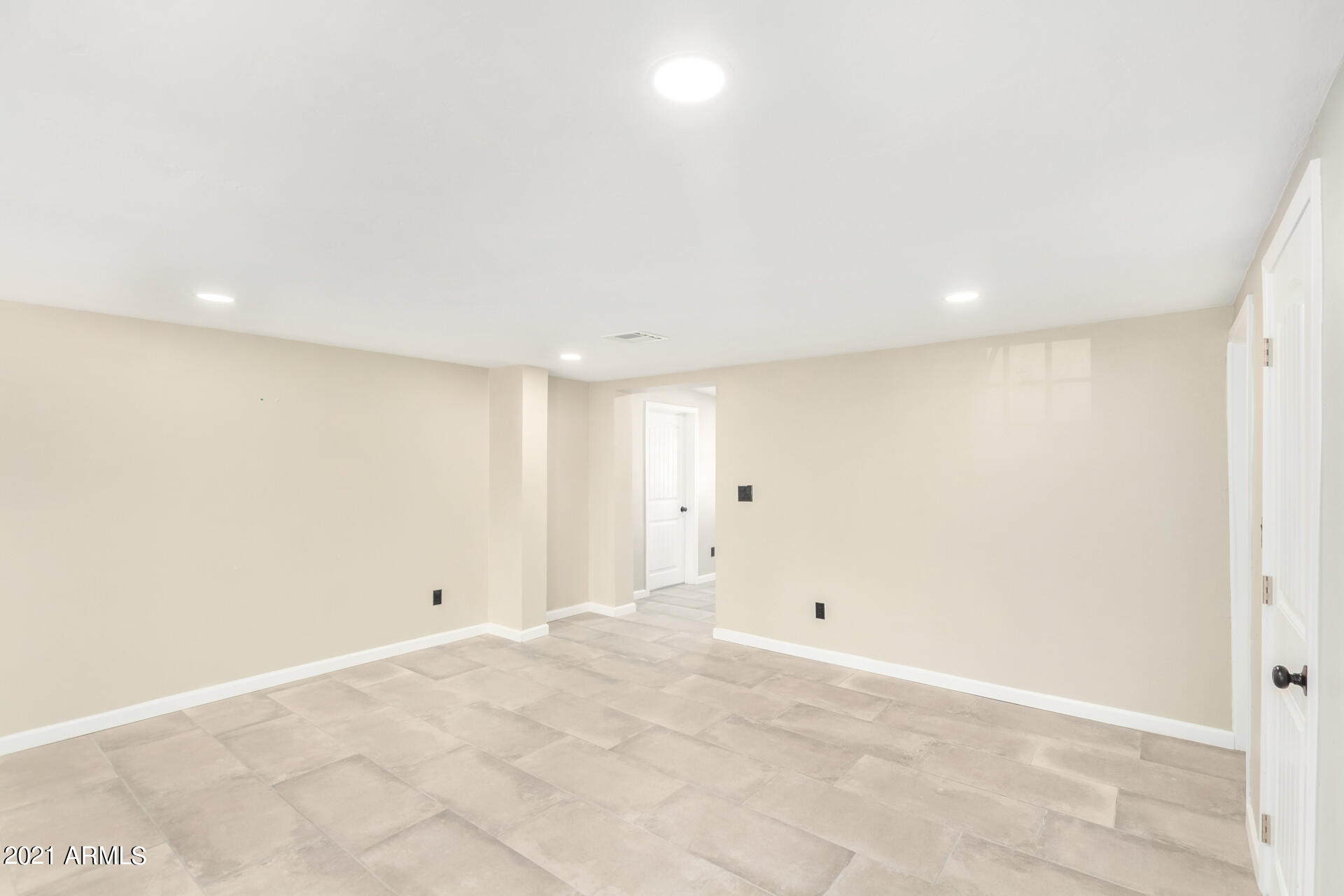 2869 North Greenfield Road Phoenix, AZ 85006 - Photo 10 of 40 10-Greenfield