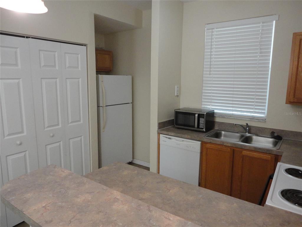 3584 Southwest 30th Way, Unit 129 Gainesville, FL 32608 - Photo 3 of 14