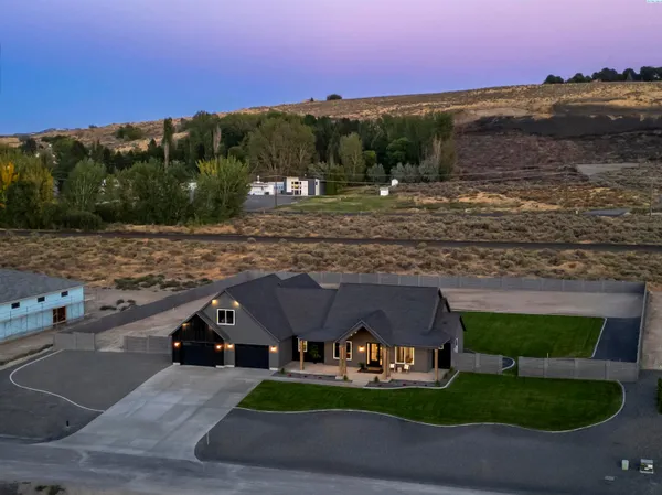 $1,224,750 | 14221 Abigail Place, Kennewick, WA 99338