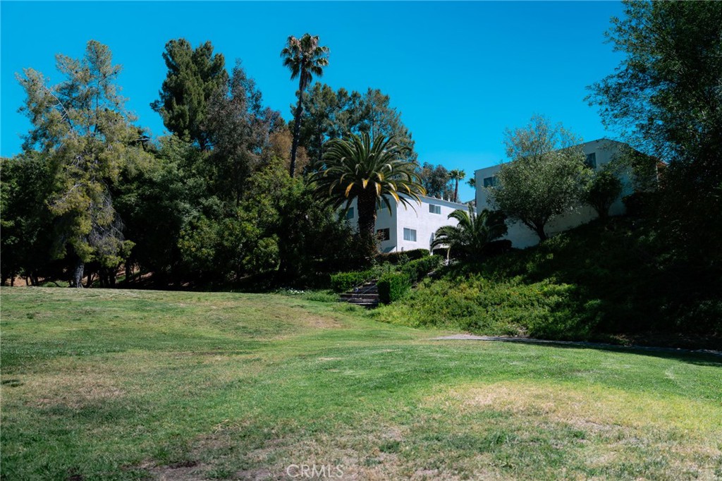 9759 Vía Roma Burbank, CA 91504 - Photo 28 of 29 Community Park