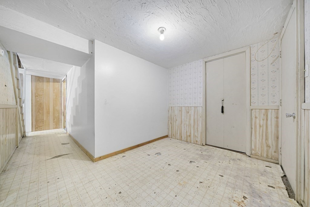 13 Elmtree Road Billerica, MA 01821 - Photo 20 of 36