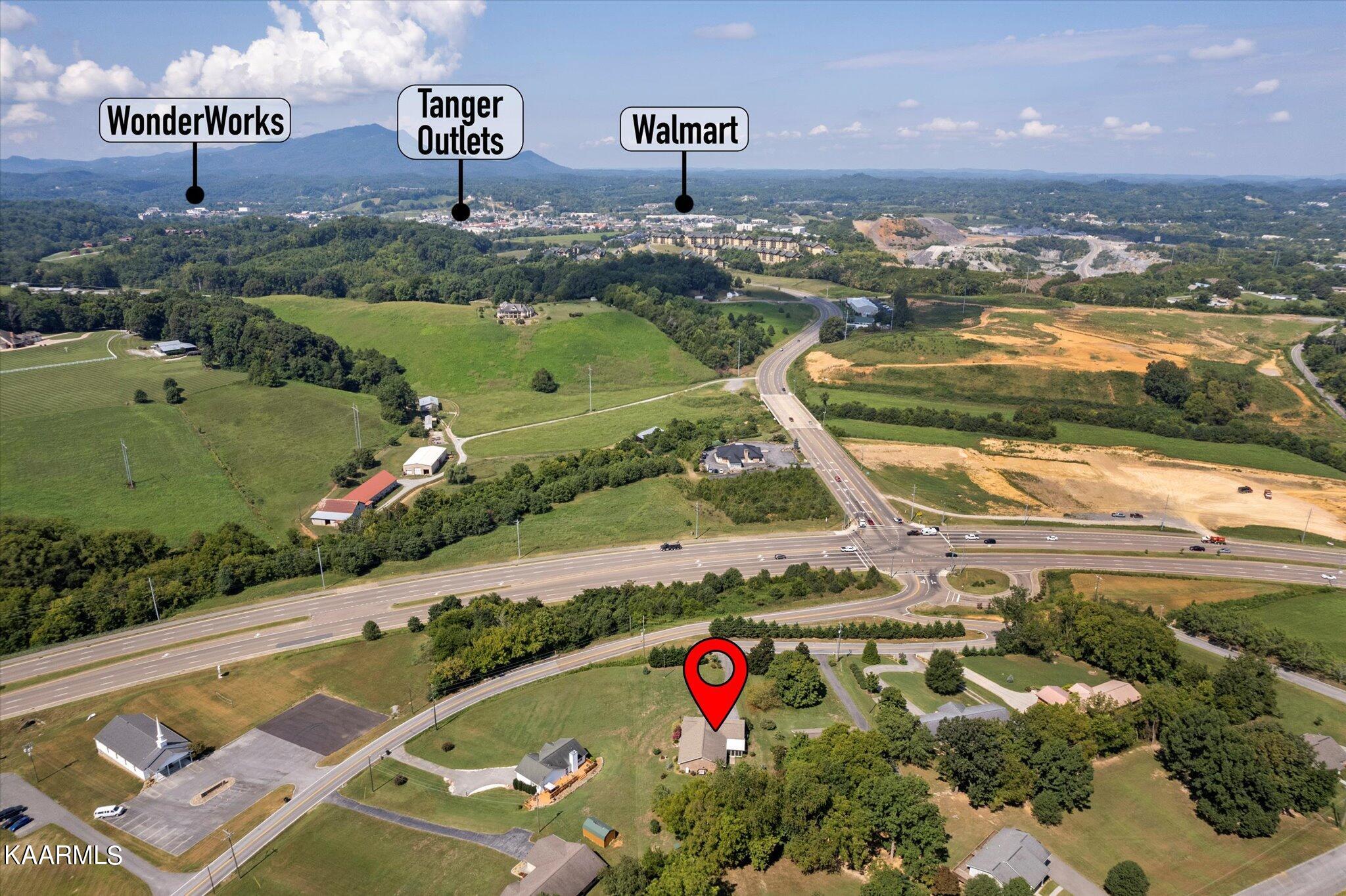 1384 Middle Creek Road Sevierville, TN 37862 - Photo 31 of 37 12-DJI_0016