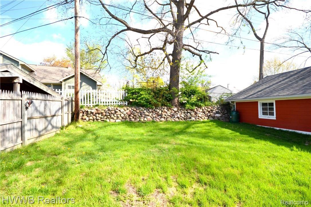 331 Parkdale Avenue Rochester, MI 48307 - Photo 23 of 23 Yard.JPG3