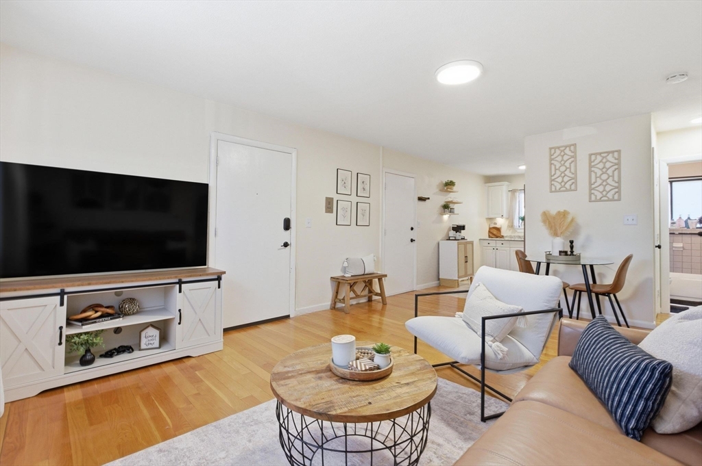 545 Adams Street, Unit 12 Boston, MA 02122 - Photo 4 of 23