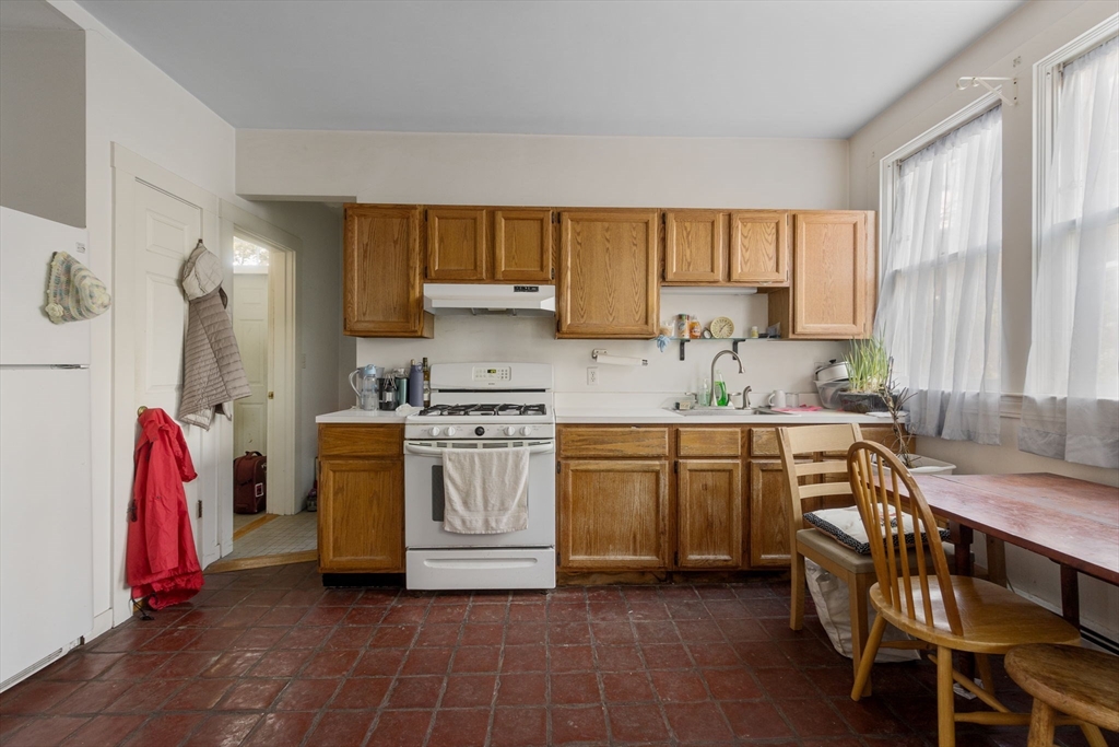 26 Jay Street Cambridge, MA 02139 - Photo 7 of 32