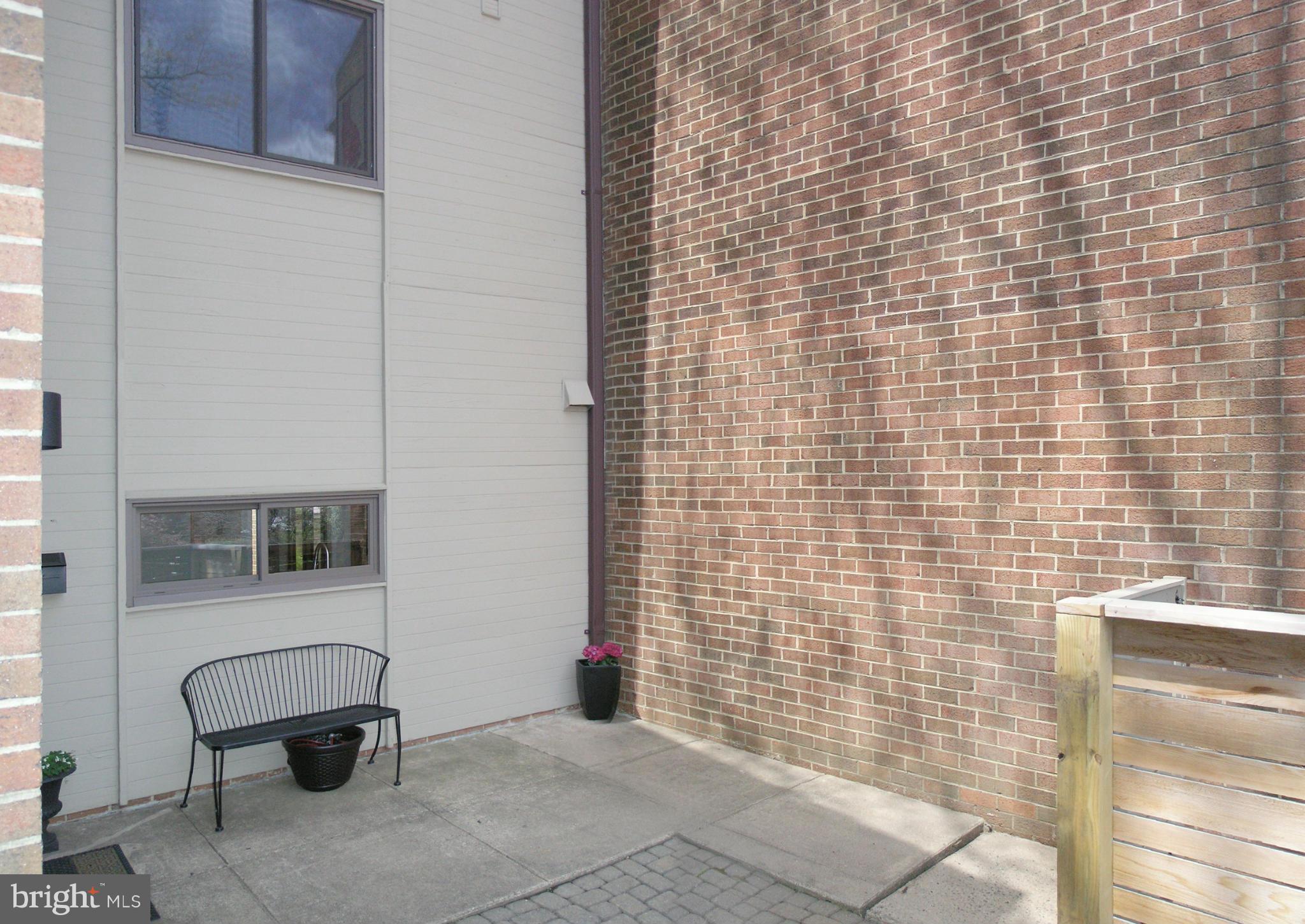 11794 Indian Ridge Road Reston, VA 20191 - Photo 3 of 28 Courtyard