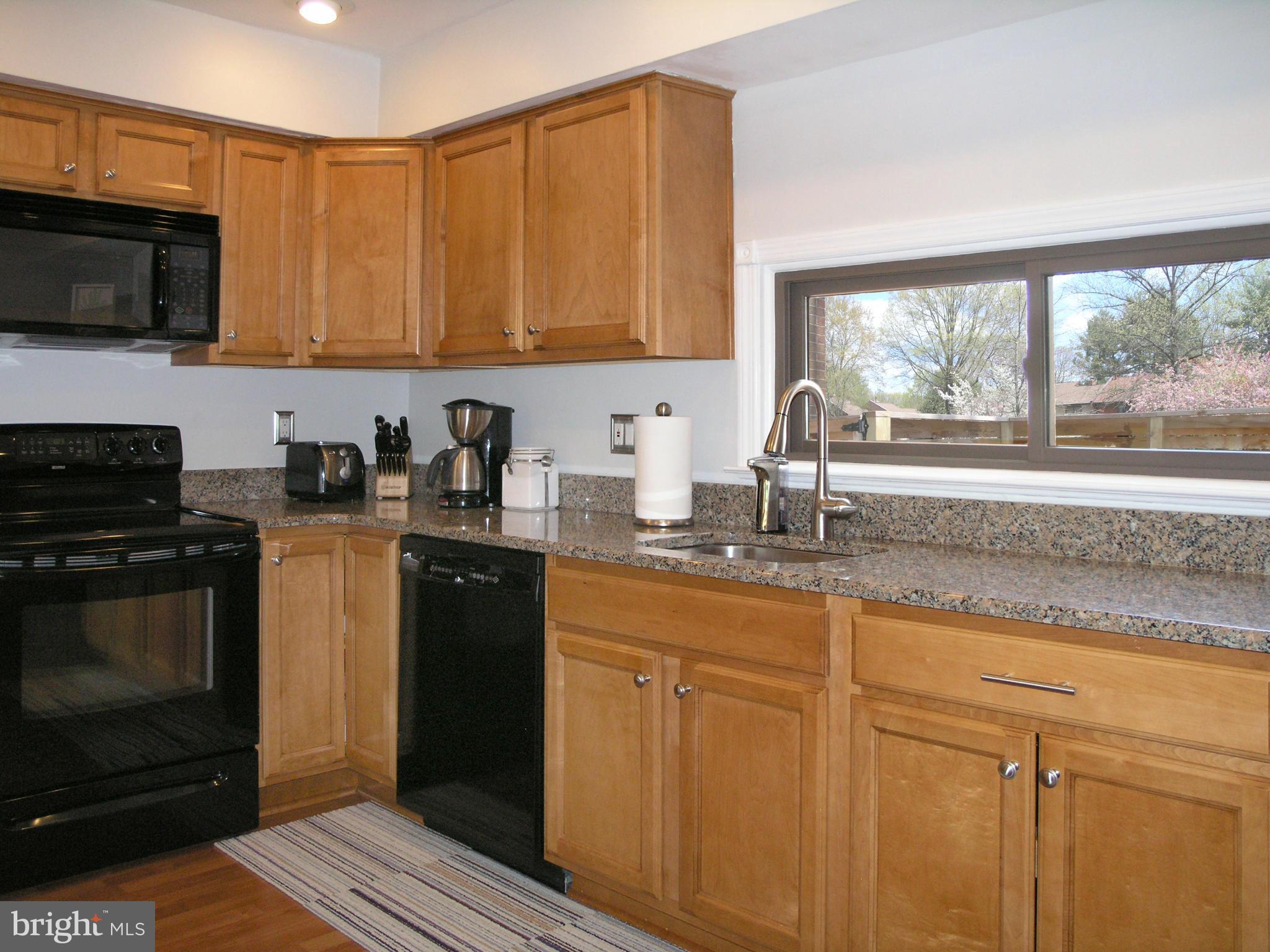11794 Indian Ridge Road Reston, VA 20191 - Photo 7 of 28 Kitchen