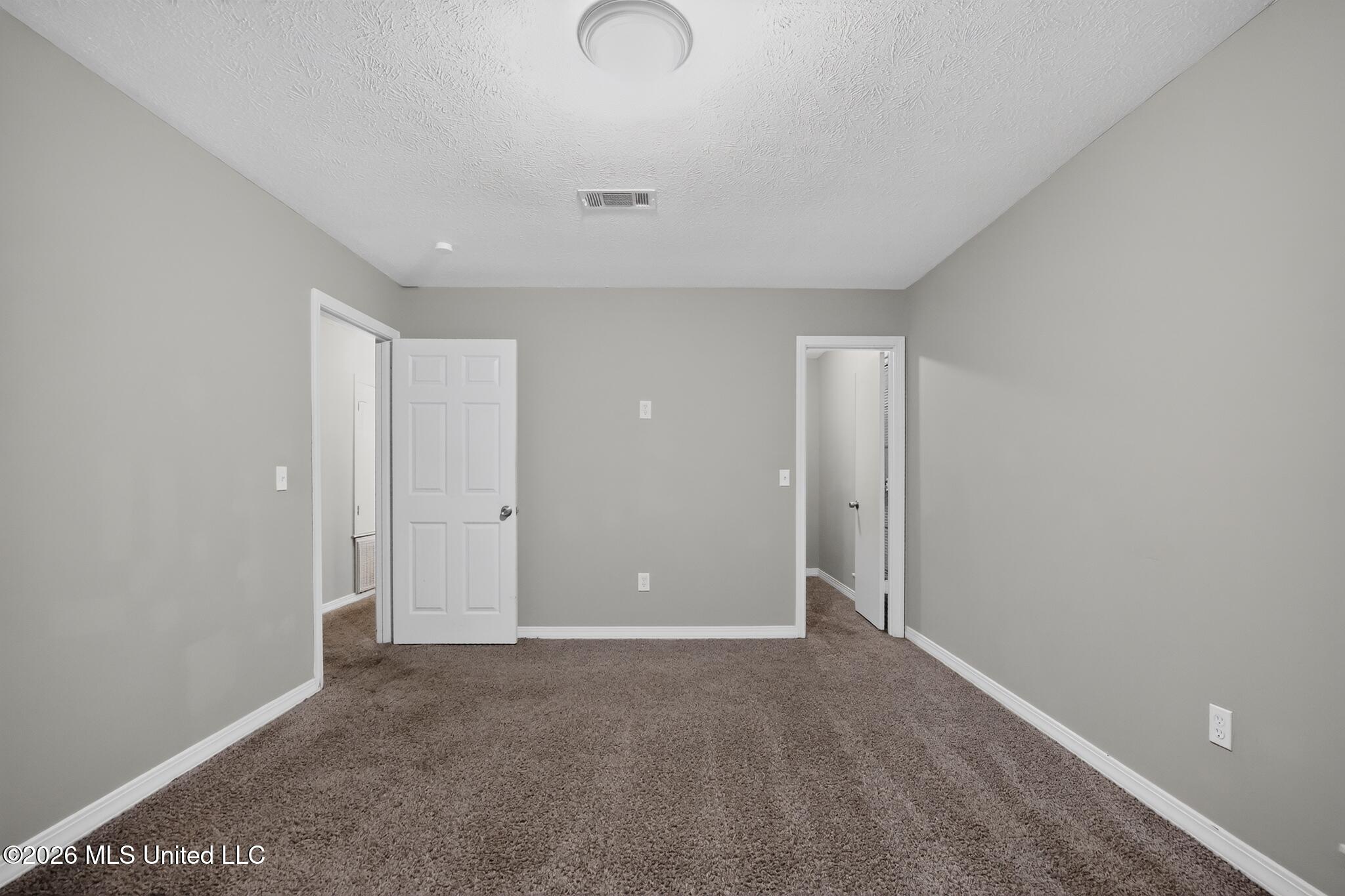 1407 Summit Avenue Jackson, MS 39212 - Photo 14 of 20 15_1407_Summit_Ave-Bedroom-8414