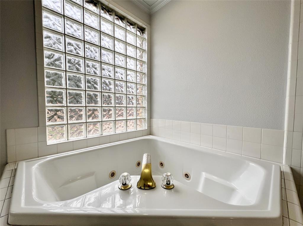 2116 Clear Lake Road Weatherford, TX 76087 - Photo 14 of 36