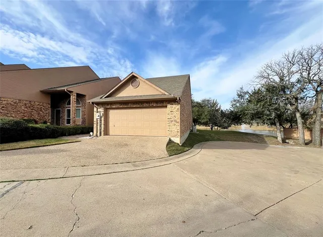 $2,895 | 2116 Clear Lake Road, Weatherford, TX 76087