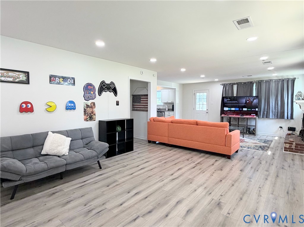 7547 Media Park Road Henrico, VA 23231 - Photo 2 of 21 Spacious living area with recessed lighting and fi