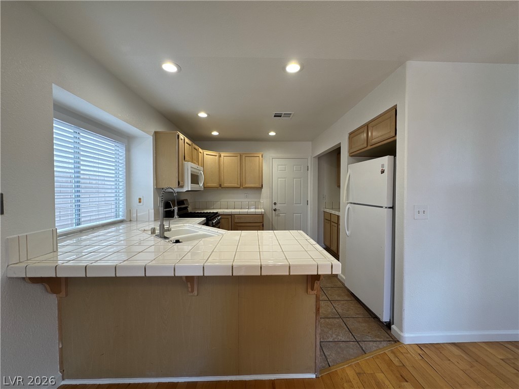 73 Sea Holly Way Henderson, NV 89074 - Photo 15 of 59